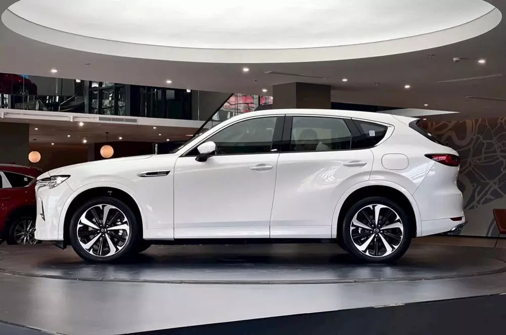 Mazda CX-60 có kích thước lớn hơn CX-5 nhưng nhỏ hơn CX-8 Mazda CX-60 có kích thước lớn hơn CX-5 nhưng nhỏ hơn CX-8