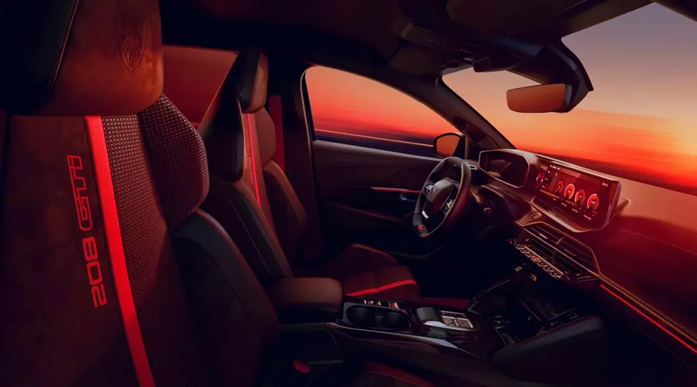 Ghế của Peugeot e-208 GTi có những điểm nhấn màu đỏ Ghế của Peugeot e-208 GTi có những điểm nhấn màu đỏ