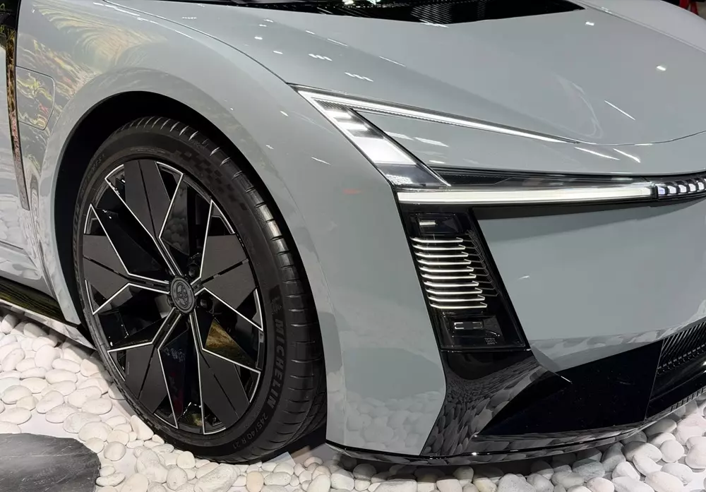 Cận cảnh hệ thống đèn trước của Toyota Corolla Concept Cận cảnh hệ thống đèn trước của Toyota Corolla Concept