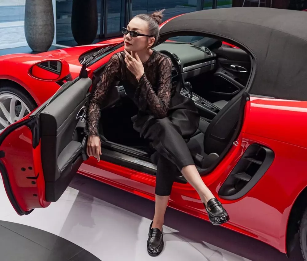 Chiếc Porsche 718 Boxster Style Edition của Thanh Hằng sở hữu trang bị đầy đủ Chiếc Porsche 718 Boxster Style Edition của Thanh Hằng sở hữu trang bị đầy đủ