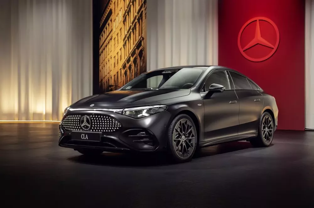 Mercedes-Benz CLA 200 electric sở hữu đầu xe với tạo hình mũi cá mập