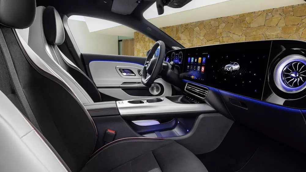 Mercedes-Benz CLA 200 electric được trang bị hệ thống thông tin giải trí MBUX mới