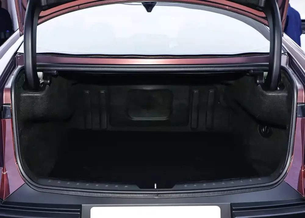 Khoang hành lý phía sau của Hyundai Ioniq V Khoang hành lý phía sau của Hyundai Ioniq V
