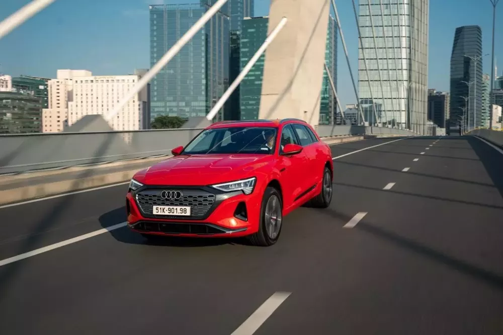Cặp đôi xe điện hạng sang Audi e-tron và Q8 e-tron bị triệu hồi tại Việt Nam vì lỗi bộ trợ lực phanh Cặp đôi xe điện hạng sang Audi e-tron và Q8 e-tron bị triệu hồi tại Việt Nam vì lỗi bộ trợ lực phanh