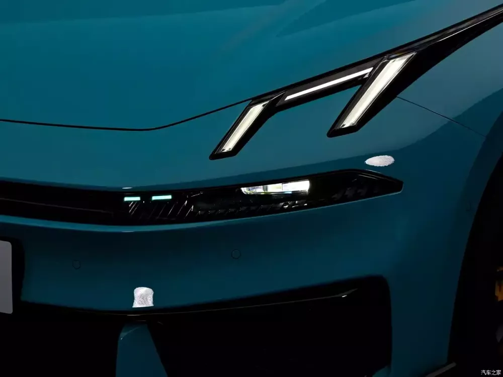 Lynk & Co 07 GT có thể chạy hơn 200 km mà không tốn xăng Lynk & Co 07 GT có thể chạy hơn 200 km mà không tốn xăng