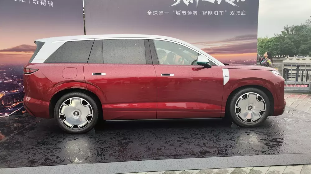 BYD Datang nằm trong phân khúc SUV cỡ lớn