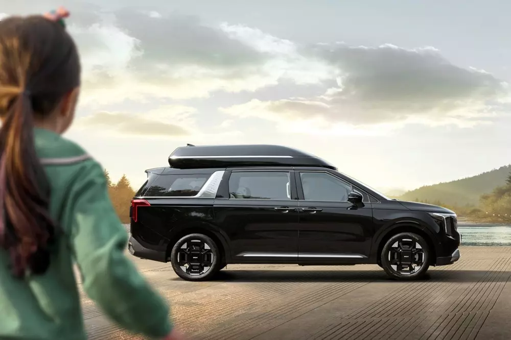 Kia Carnival High Roof cao hơn 270 mm so với bản thường Kia Carnival High Roof cao hơn 270 mm so với bản thường
