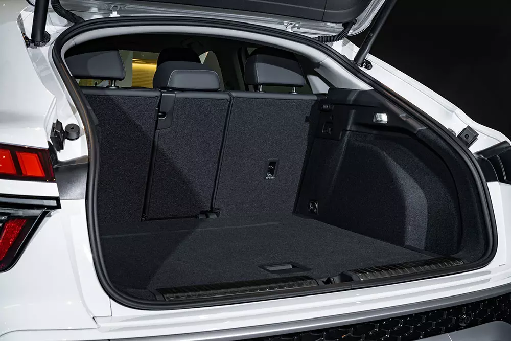 Audi Q3 Sportback 2026 có khoang hành lý hẹp hơn Q3 SUV Audi Q3 Sportback 2026 có khoang hành lý hẹp hơn Q3 SUV