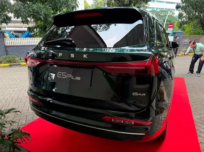 DFSK E5 Plus sở hữu thiết kế phía sau giống xe Audi