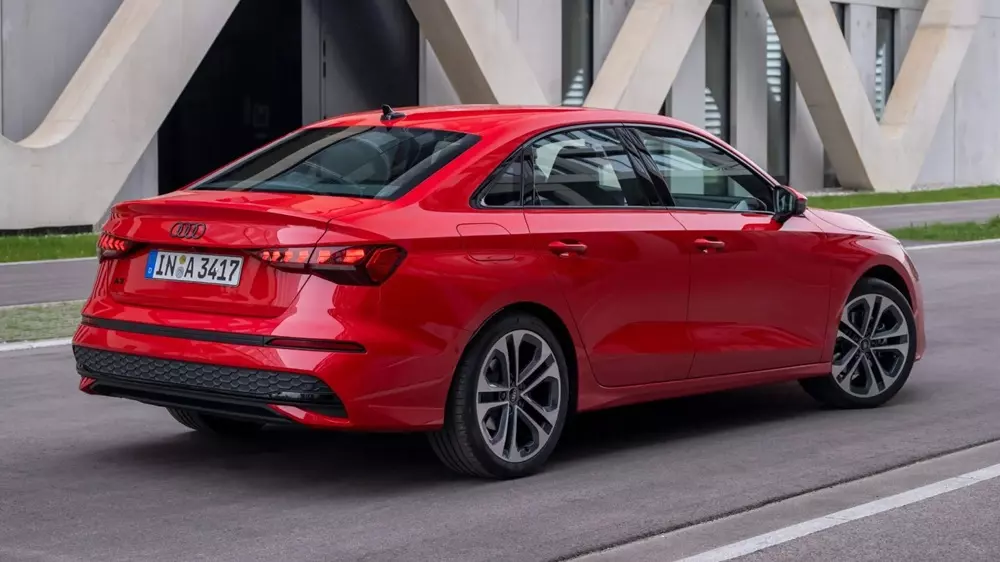 Audi A3 2027 có khả năng học cách đỗ xe bằng cách quan sát người lái Audi A3 2027 có khả năng học cách đỗ xe bằng cách quan sát người lái