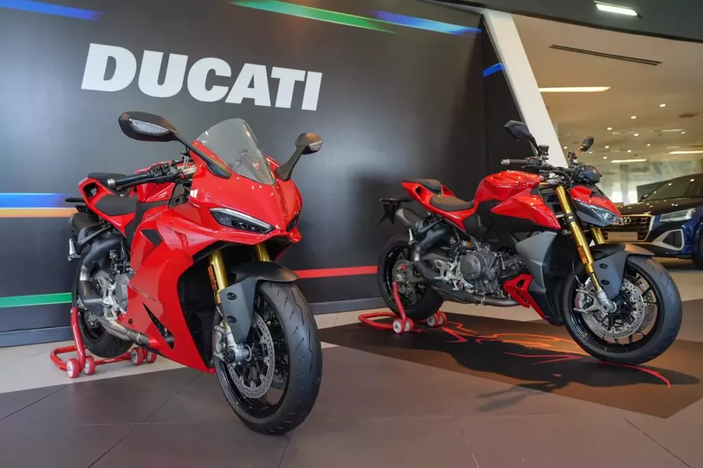Ducati Panigale V2 S và Streetfighter V2 S ra mắt Việt Nam với động cơ V12