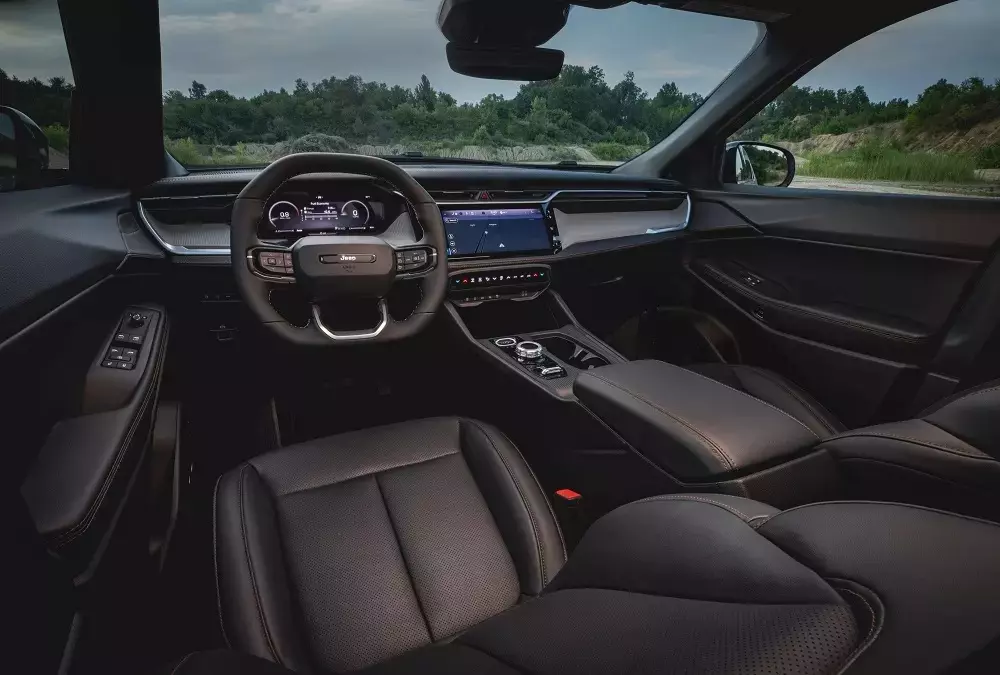 Khoang lái của Jeep Cherokee thế hệ mới