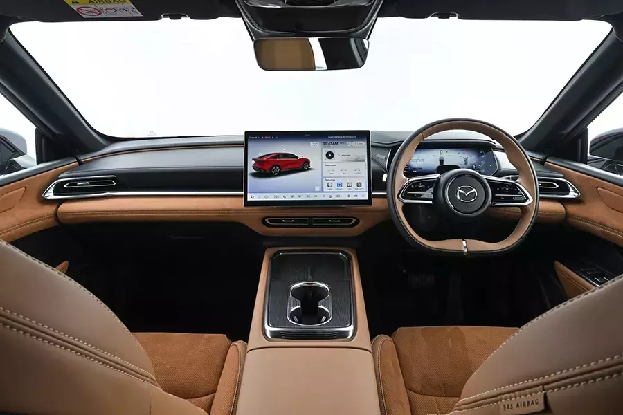 Mazda 6e với gói nội thất Exclusive Nappa Suede Mazda 6e với gói nội thất Exclusive Nappa Suede