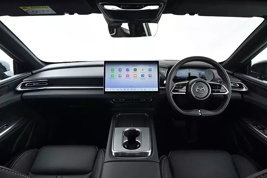 Mazda 6e với gói nội thất Premium Black Mazda 6e với gói nội thất Premium Black