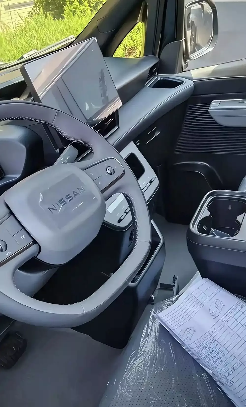 Nissan NV200 2027 sở hữu khoang lái hiện đại hơn Nissan NV200 2027 sở hữu khoang lái hiện đại hơn
