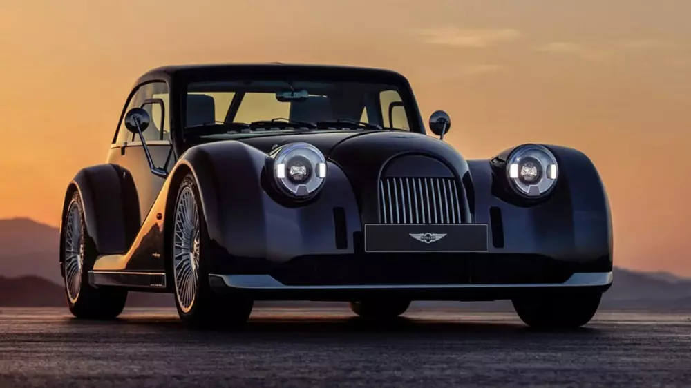 Morgan Midsummer Coupe sở hữu nhiều chi tiết thiết kế giống bản mui trần