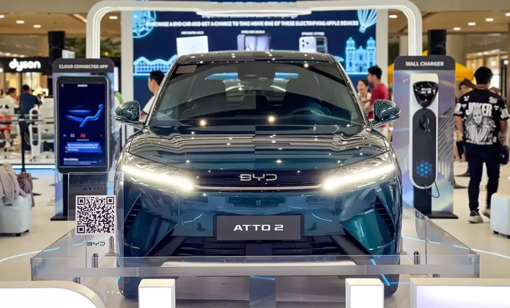 BYD Atto 2 DM-i sở hữu thiết kế đầu xe khác biệt nhẹ so với bản thuần điện