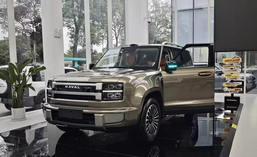 SUV đầu bảng mới của Haval cập bến đại lý với kích thước lớn và động cơ tiết kiệm xăng