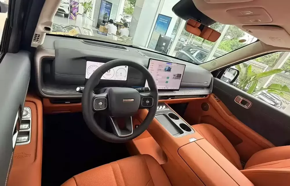 Khoang lái của Haval GWM H10
