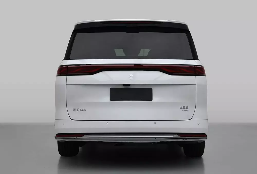 Linghui M9 được trang bị đèn hậu nối liền hai bên