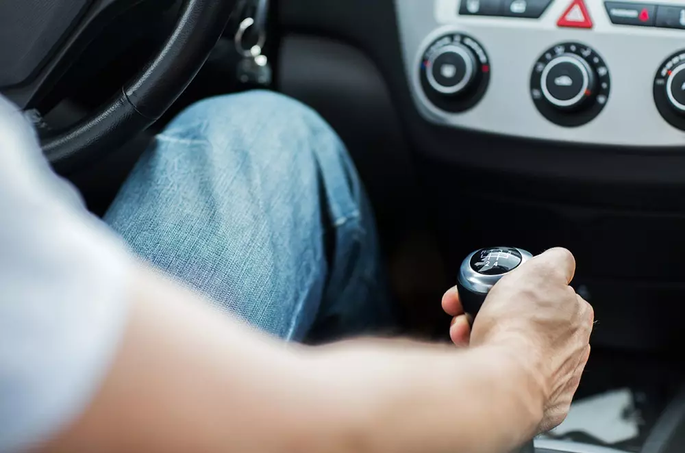 Lái xe số sàn sẽ kích hoạt một vùng não mà xe số tự động gần như “để ngủ quên”