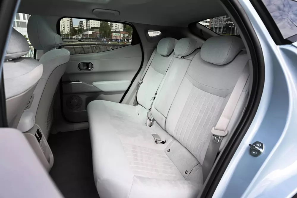 Hàng ghế sau của Hyundai Ioniq 3 bản tiêu chuẩn Hàng ghế sau của Hyundai Ioniq 3 bản tiêu chuẩn