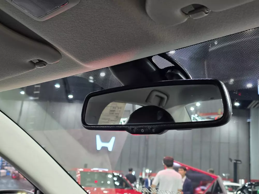 Mitsubishi Attrage 2026 bản cao dùng gương chiếu hậu chống chói tự động Mitsubishi Attrage 2026 bản cao dùng gương chiếu hậu chống chói tự động