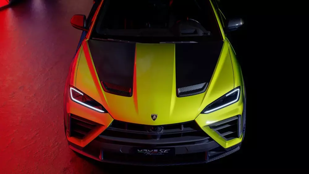 Lamborghini Urus Performante SE sở hữu nắp ca-pô bằng sợi carbon Lamborghini Urus Performante SE sở hữu nắp ca-pô bằng sợi carbon