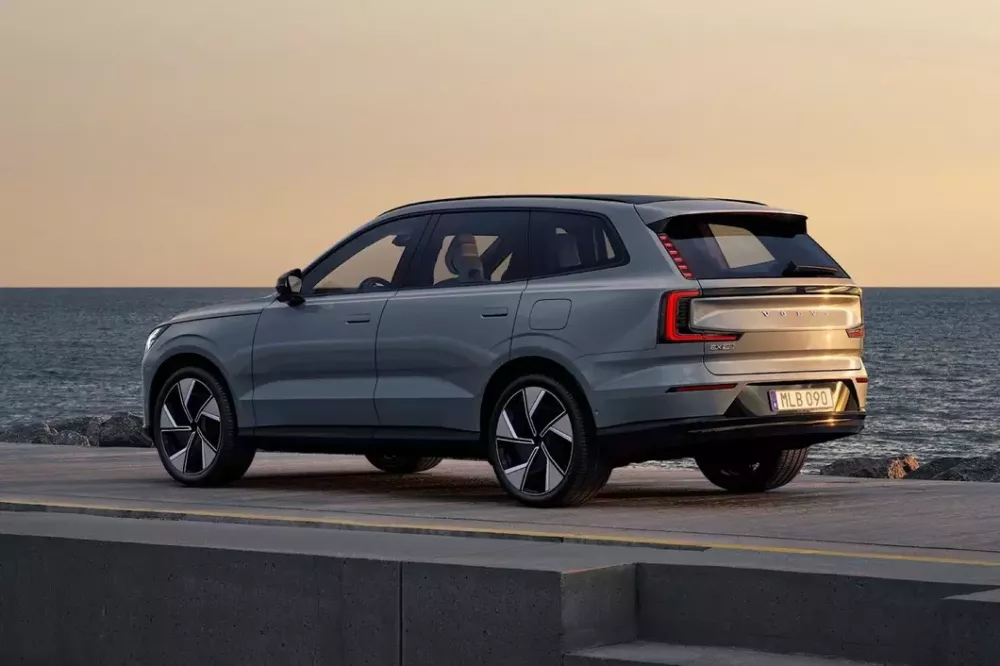 Volvo EX90 có 2 cấu hình động cơ điện Volvo EX90 có 2 cấu hình động cơ điện