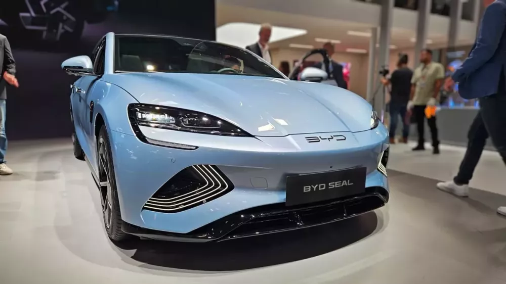 BYD sắp vượt Tesla để trở lại vị trí hãng xe điện bán chạy nhất thế giới BYD sắp vượt Tesla để trở lại vị trí hãng xe điện bán chạy nhất thế giới