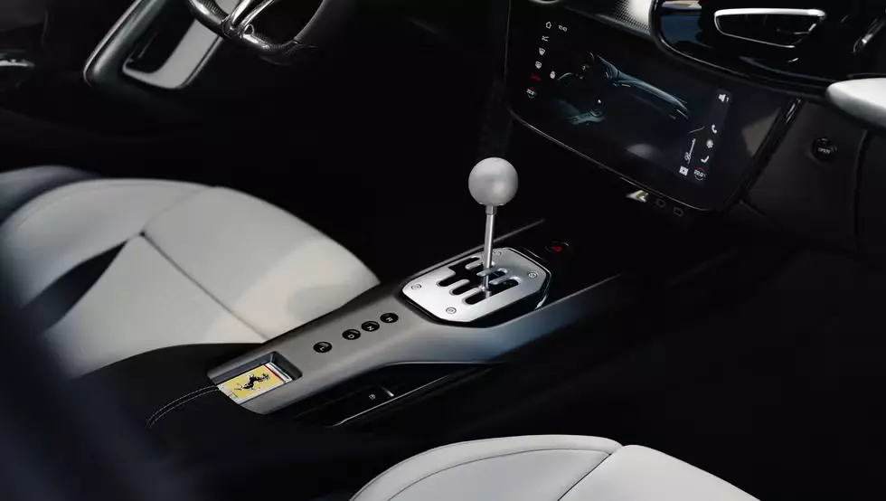 Ferrari 12Cilindri Manuale chỉ được sản xuất đúng 1.499 xe