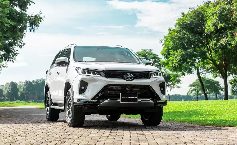 Toyota Fortuner tại Việt Nam bị cắt bản máy dầu, chỉ còn bản máy xăng, giá từ 1,19 tỷ đồng Toyota Fortuner tại Việt Nam bị cắt bản máy dầu, chỉ còn bản máy xăng, giá từ 1,19 tỷ đồng