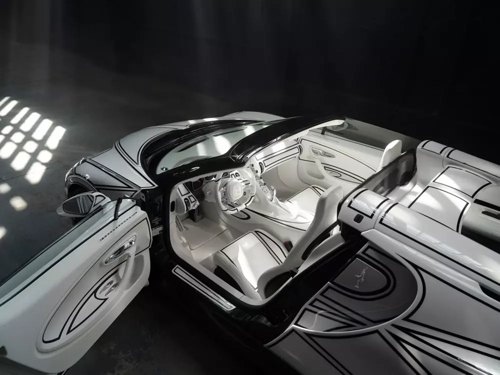 Nội thất của Bugatti W16 Mistral Blanc Éternel cũng có nhiều chi tiết bằng sứ Nội thất của Bugatti W16 Mistral Blanc Éternel cũng có nhiều chi tiết bằng sứ