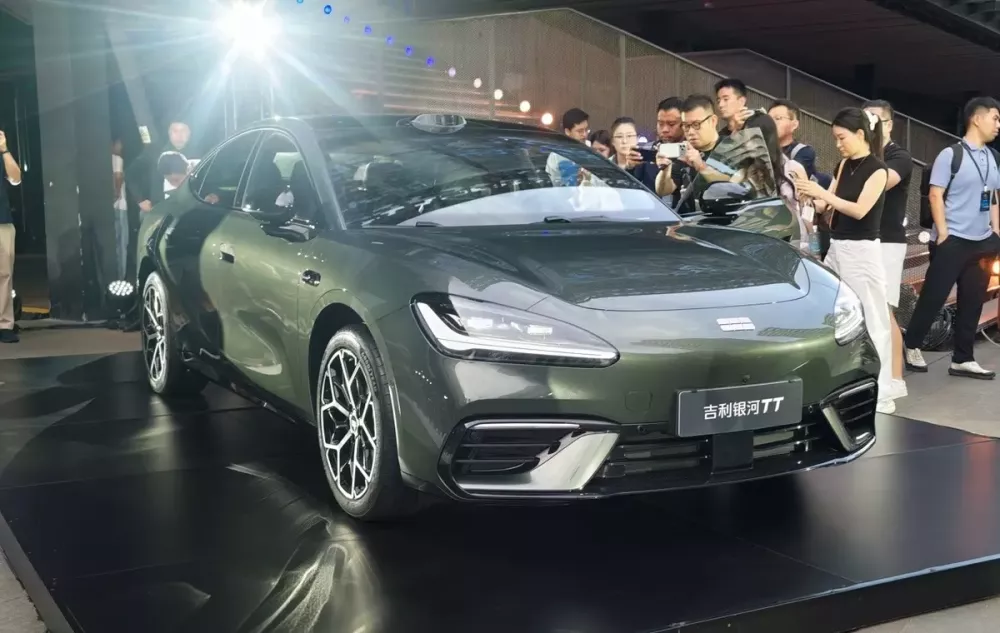 Geely Galaxy TT ra mắt, sở hữu thiết kế gợi nhớ Xiaomi SU7