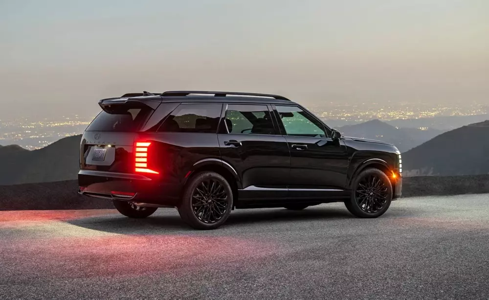 Hyundai Palisade Hybrid Calligraphy Black Ink Edition 2027 có 3 lựa chọn màu sắc ngoại thất Hyundai Palisade Hybrid Calligraphy Black Ink Edition 2027 có 3 lựa chọn màu sắc ngoại thất