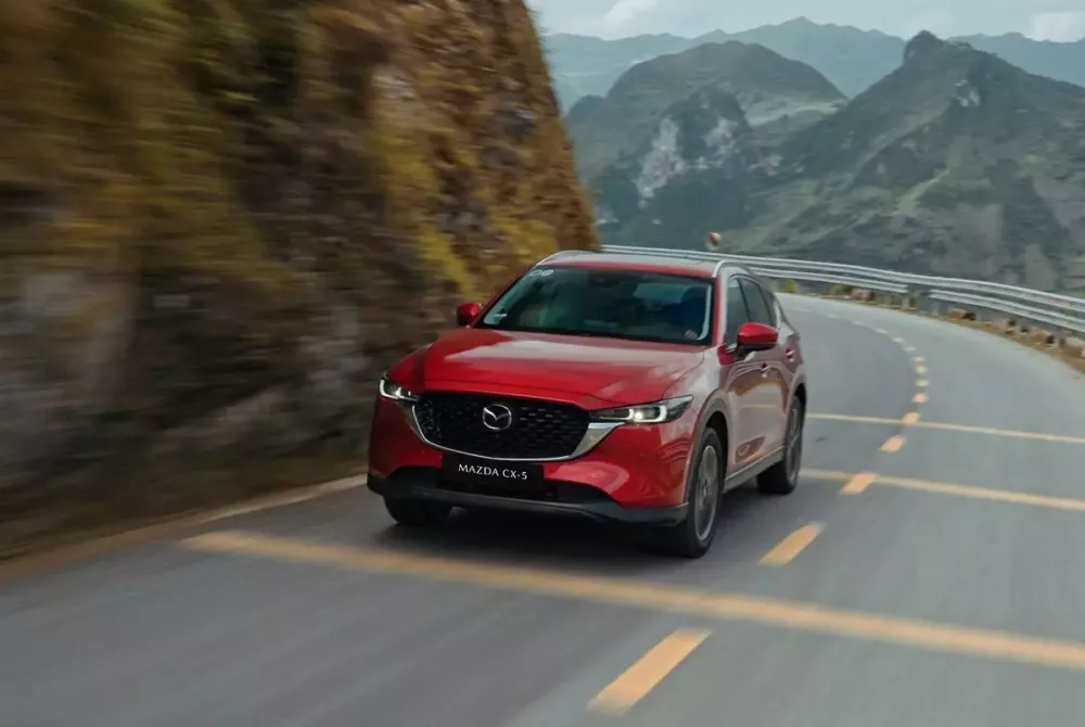 Mazda CX-5 sở hữu giá ưu đãi chỉ từ 671 triệu đồng, phả hơi nóng lên mọi đối thủ