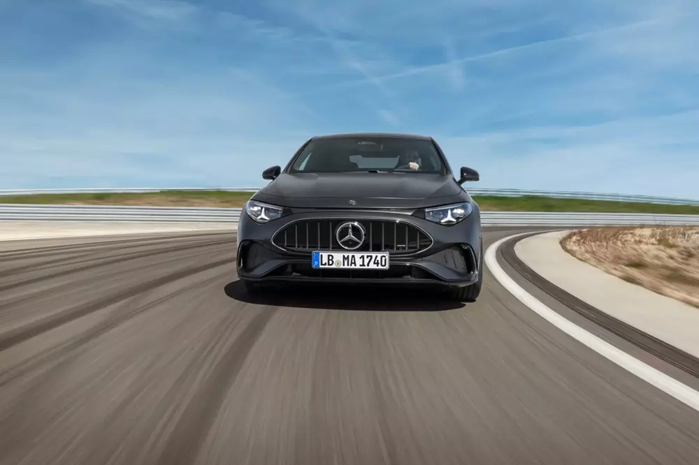 Mercedes-AMG CLA45 2027 sở hữu công suất 680 mã lực Mercedes-AMG CLA45 2027 sở hữu công suất 680 mã lực