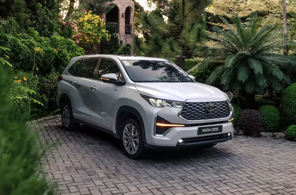 Toyota Innova Cross