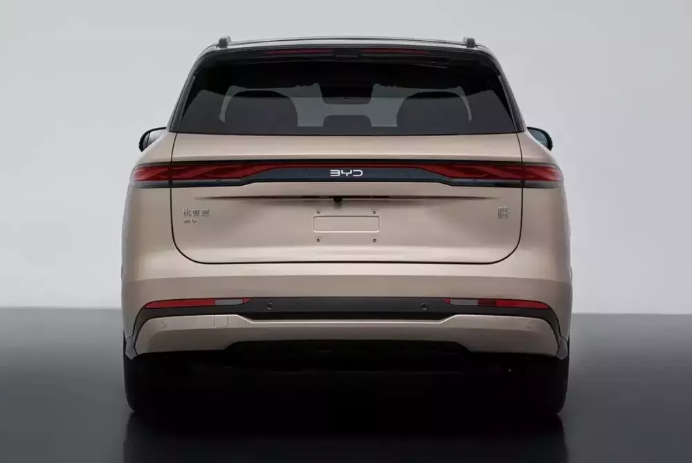 BYD Sealion 8 bản tiêu chuẩn mới dùng động cơ yếu hơn