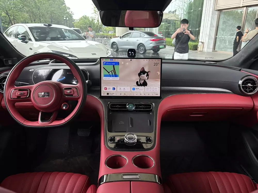 Khoang lái của Geely Galaxy TT Ultra Khoang lái của Geely Galaxy TT Ultra