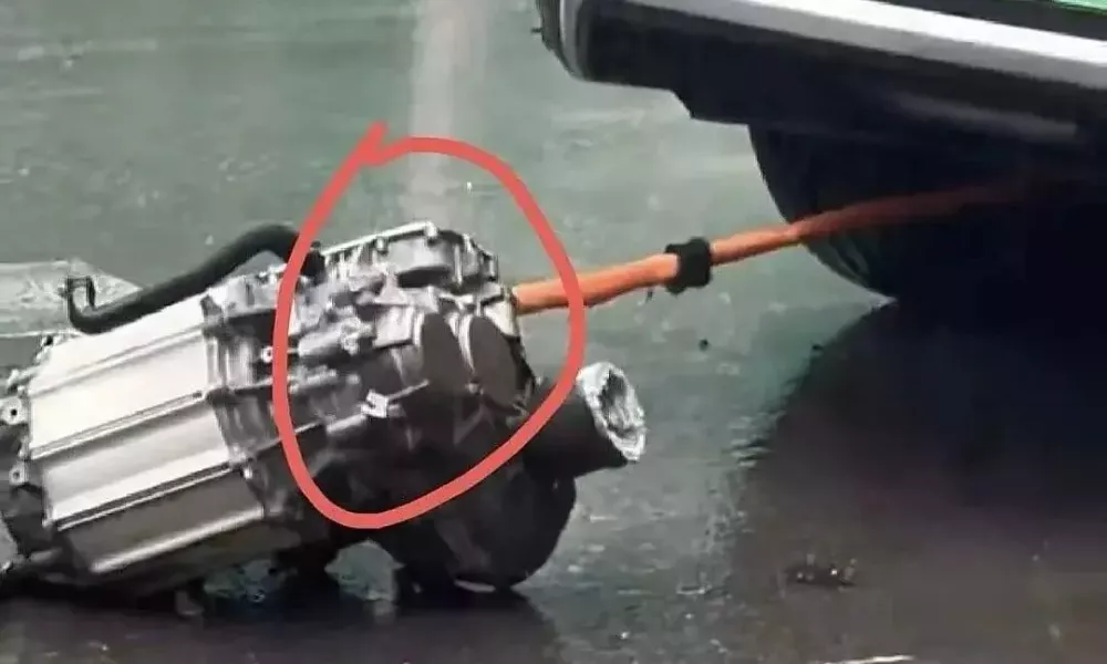 Hãng BYD khẳng định nguyên nhân của vụ việc là do va chạm trên đường ngập chứ không phải lỗi kỹ thuật