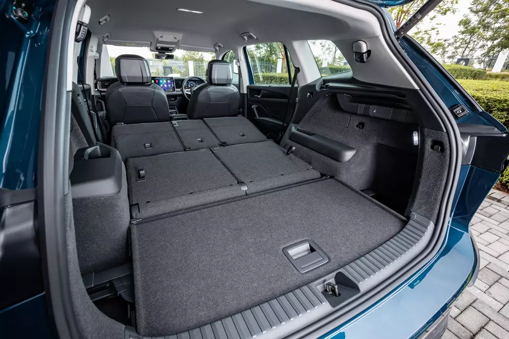 2 hàng ghế sau của Volkswagen Tayron gập xuống, tăng dung tích khoang hành lý 2 hàng ghế sau của Volkswagen Tayron gập xuống, tăng dung tích khoang hành lý