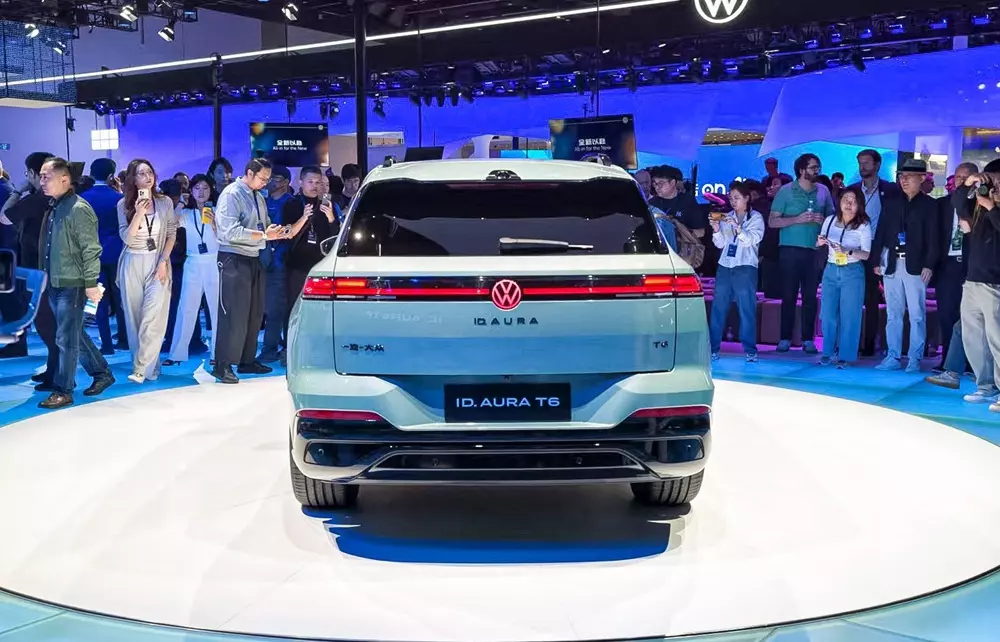 Volkswagen ID. Aura T6 ra mắt trong Triển lãm Ô tô Bắc Kinh 2026 Volkswagen ID. Aura T6 ra mắt trong Triển lãm Ô tô Bắc Kinh 2026