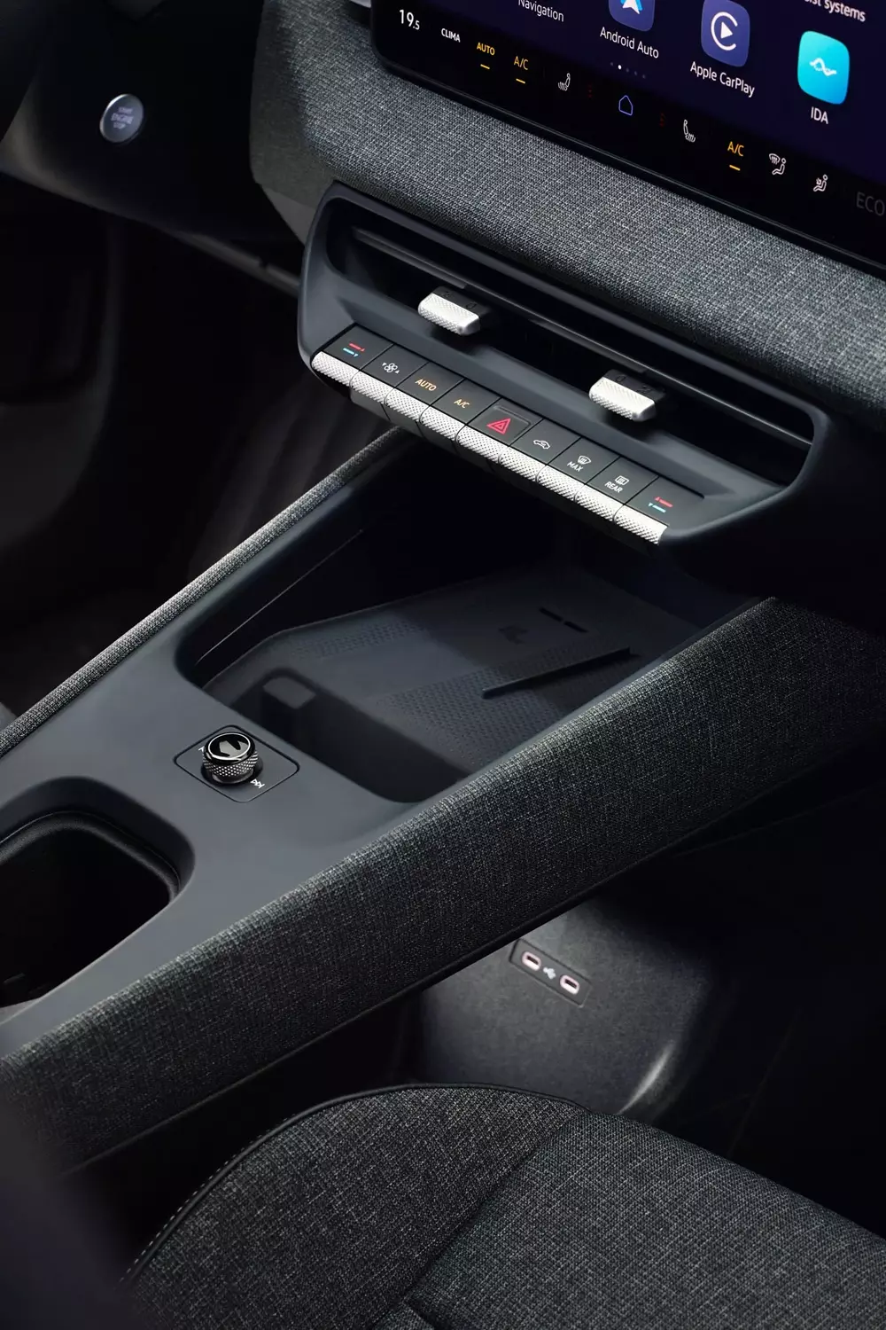 Dãy nút bấm vật lý bên dưới màn hình trung tâm của Volkswagen ID. Cross Dãy nút bấm vật lý bên dưới màn hình trung tâm của Volkswagen ID. Cross