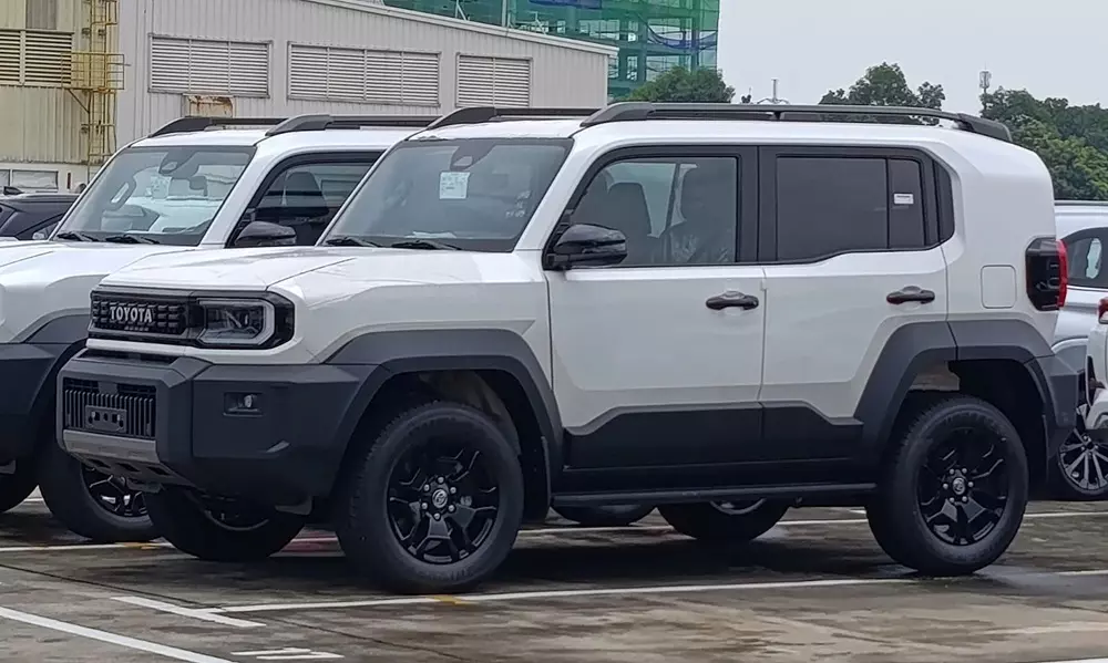 Toyota Land Cruiser FJ dùng chung động cơ với Fortuner