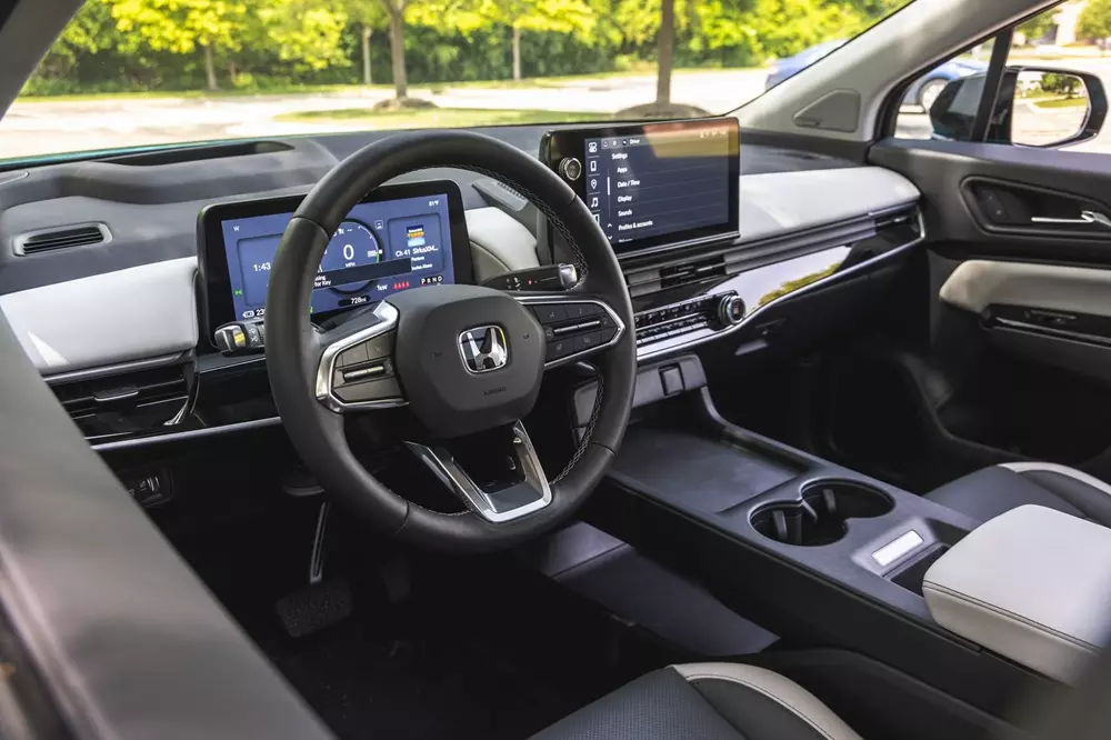 Khoang lái của Honda Prologue Khoang lái của Honda Prologue