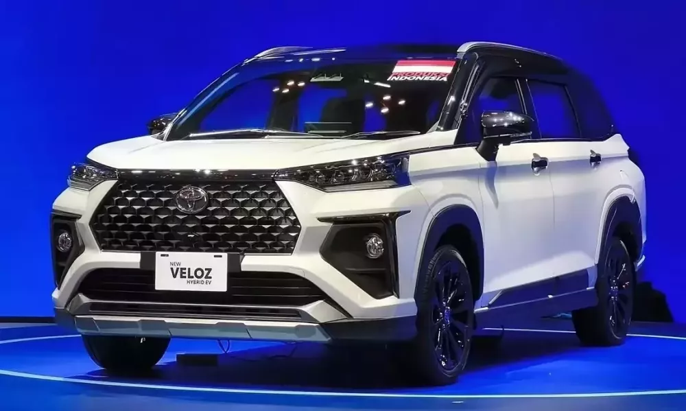 Toyota Veloz Hybrid sở hữu gói ngoại thất màu đen bóng Toyota Veloz Hybrid sở hữu gói ngoại thất màu đen bóng