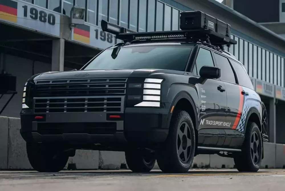 Chiếc Hyundai Palisade đặc biệt có thêm đèn LED phụ trợ và giá nóc Thule Chiếc Hyundai Palisade đặc biệt có thêm đèn LED phụ trợ và giá nóc Thule