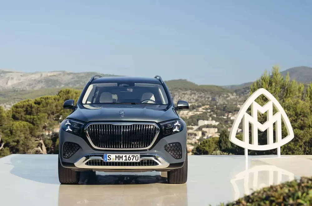 Mercedes-Maybach GLS 680 2027 sở hữu hàng loạt chi tiết mạ crôm ở ngoại thất Mercedes-Maybach GLS 680 2027 sở hữu hàng loạt chi tiết mạ crôm ở ngoại thất