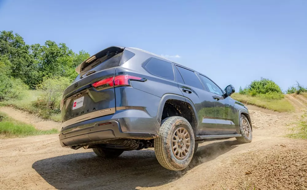 Toyota Sequoia 2027 giữ nguyên động cơ cũ Toyota Sequoia 2027 giữ nguyên động cơ cũ